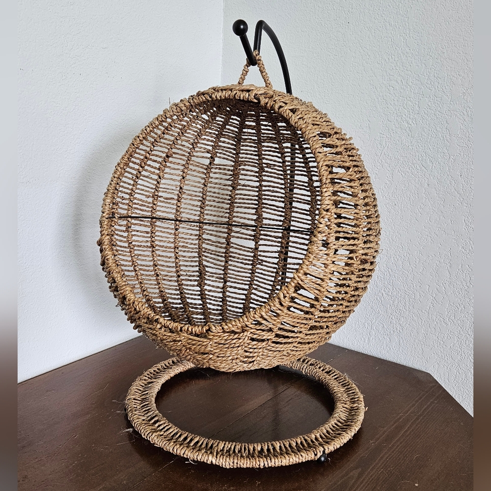 Rattan Wicker Hanging Basket - Pet Bed - NWOT